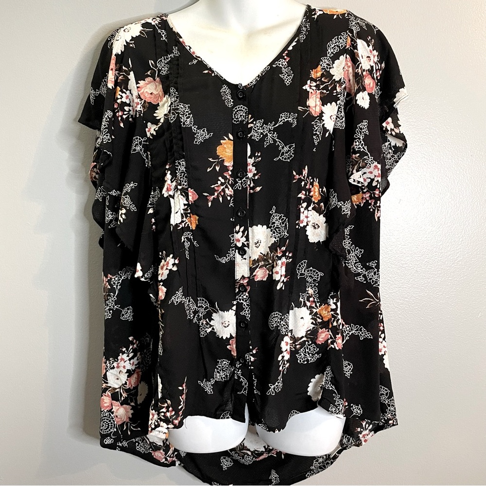 TORRID Floral Textured Woven Flutter Sleeve Black Blouse SZ/1 - Picture 1 of 7